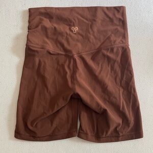 TnAction
TNABUTTER™ CHEEKY HI-RISE 7" SHORT
Color: COGNAC
Size: S